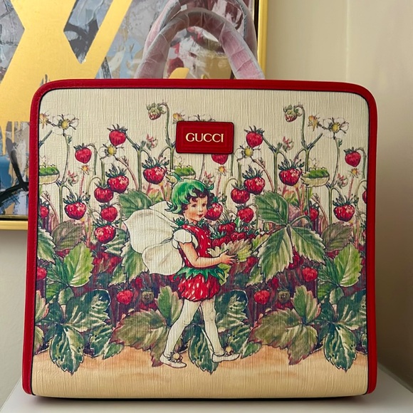 GUCCI🍓 NWOT Limited Edition Tote - Picture 2 of 14